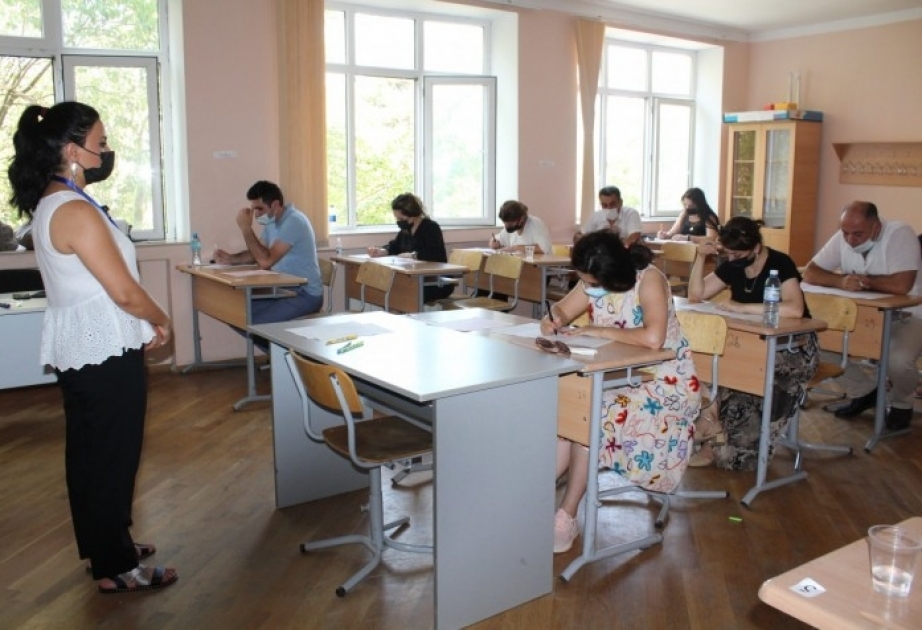 “Səriştəli metodist” layihəsinə uyğun gələn namizədlər imtahan veriblər