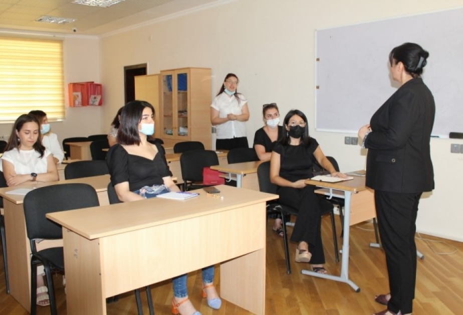 İxtisasartırma proqramları ilə bağlı müzakirələr aparılıb