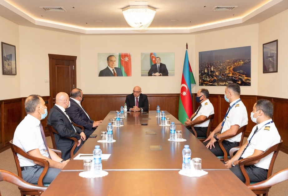 Se agradece a los pilotos de AZAL atrapados en graves turbulencias