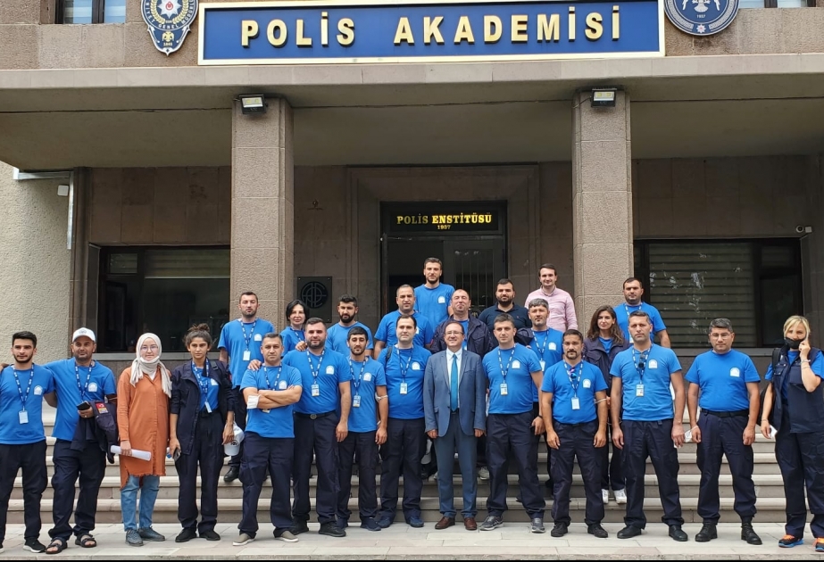 Ankarada keçirilən təlimlərin üçüncü günündə azərbaycanlı jurnalistlərə müharibə nəzəriyyəsi və terminologiyası mövzusu tədris olunub VİDEO