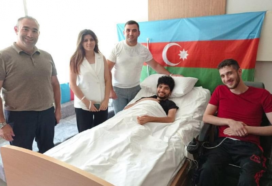 “YAŞAT” Fondunun nümayəndə heyəti Türkiyədə müalicə alan ağır yaralılarımızı ziyarət edib