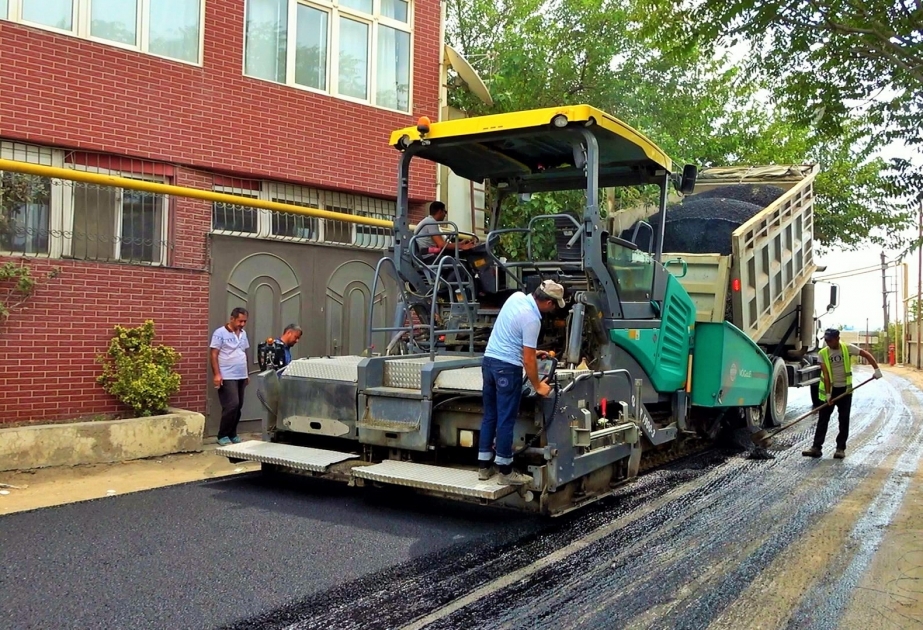 Binəqədi rayonunda qəsəbədaxili küçə və yollar təmir edilir