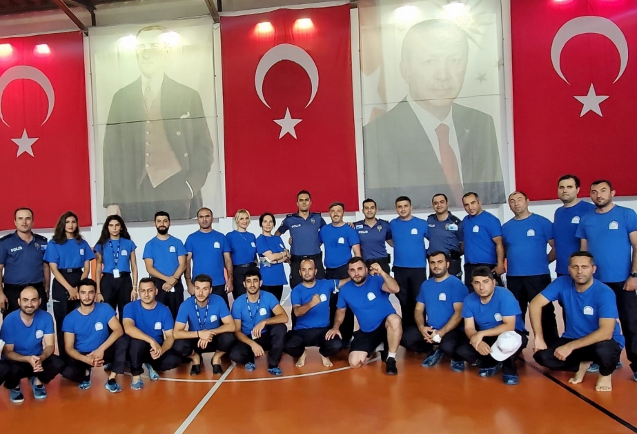 Ankarada keçirilən təlimlərin dördüncü günündə azərbaycanlı jurnalistlər əlbəyaxa döyüş mövzusunda məlumatlandırılıblar VİDEO