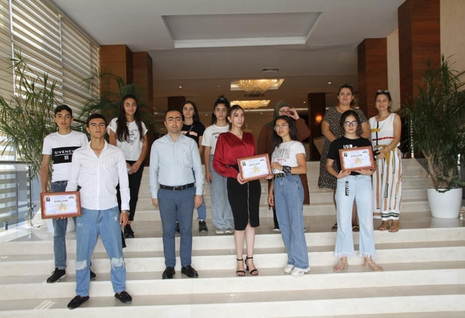 Xızılı gənclər intellektual bacarıqlarını nümayiş etdirib
