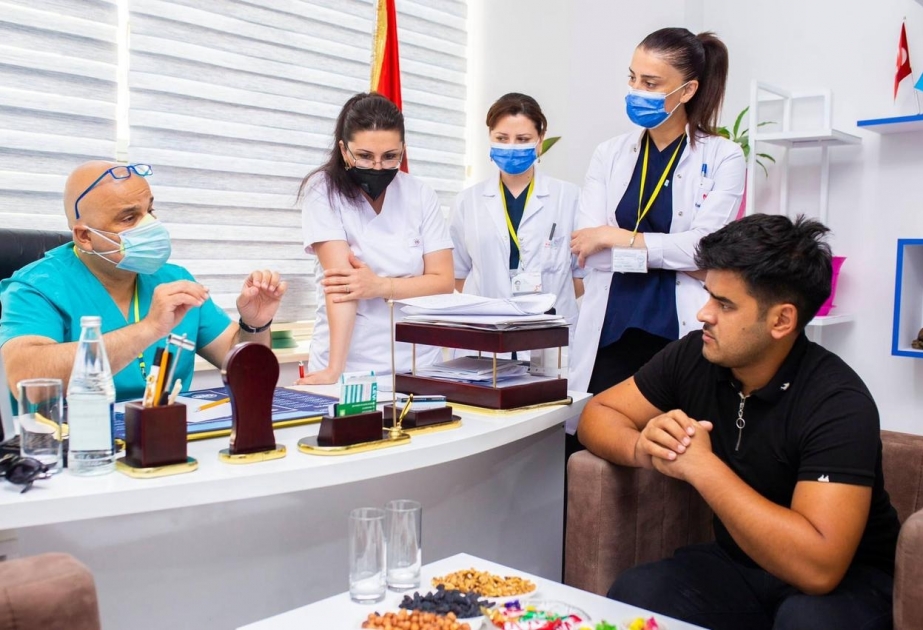 “YAŞAT” Fondunun Himayəçilik Şurasının üzvü Məsud Aşina ağır yaralı qaziləri müayinə edib