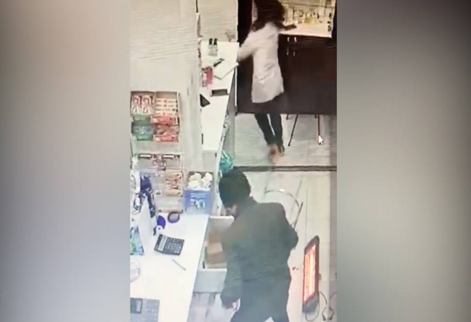 Aptekə hücum edərək qadın satıcıya qarşı quldurluq cinayəti törətmiş şəxs saxlanılıb VİDEO