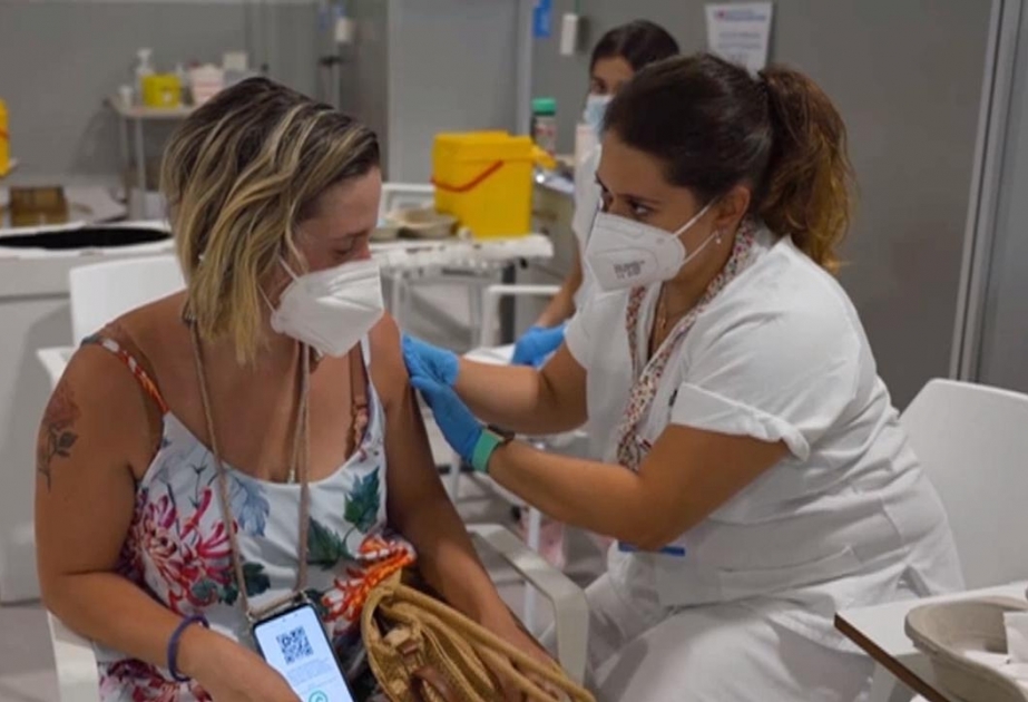 Испания лидирует в кампании вакцинации населения против коронавируса
