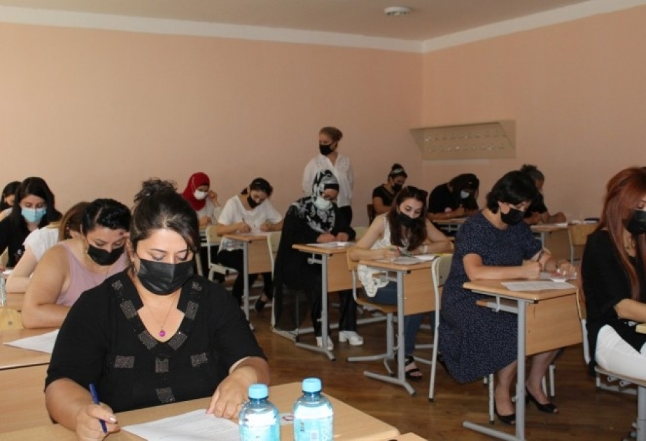 Təhsil İnstitutu təlimçi seçimi üçün imtahanlar təşkil edib