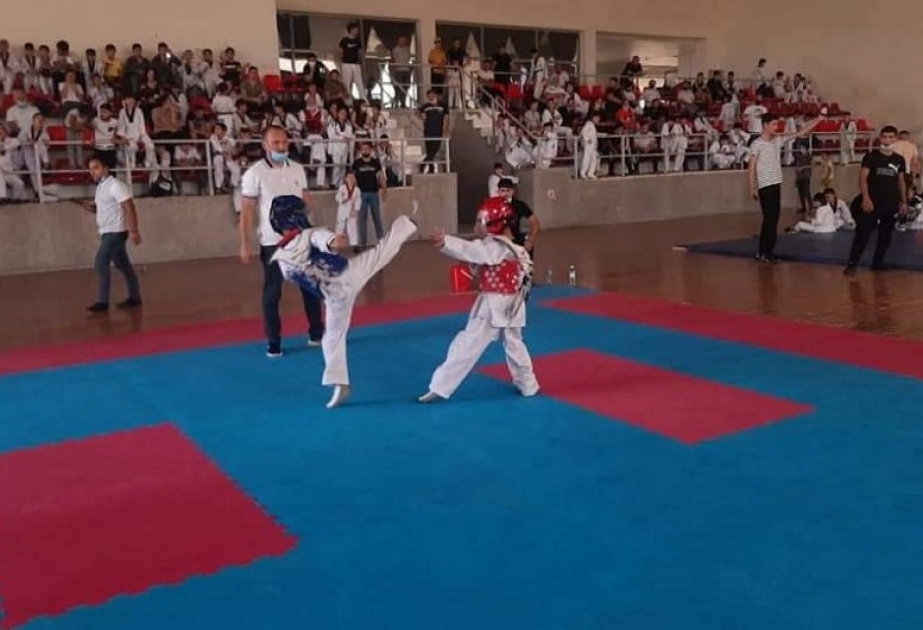 Gəncədə taekvondo üzrə şəhər birinciliyi keçirilib