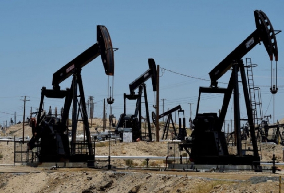 Desciende el precio del petróleo azerbaiyano