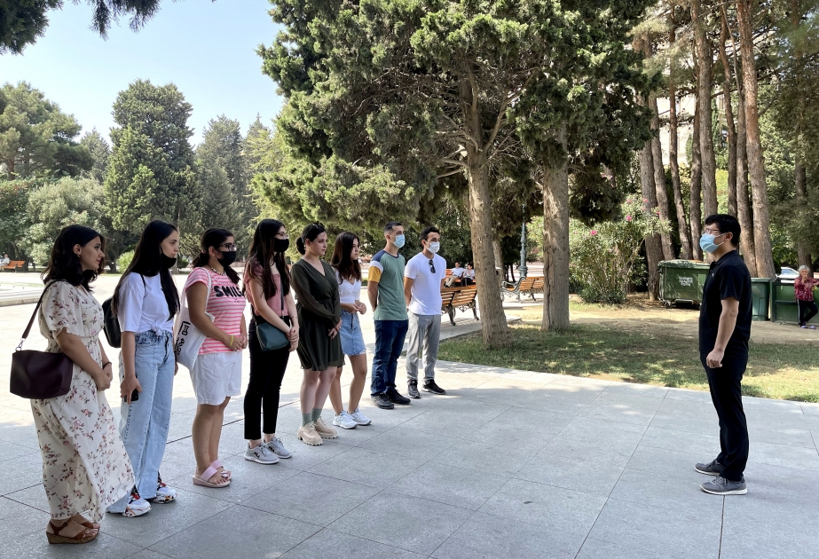 巴库国立大学孔子学院举办第20届“汉语桥”世界大学生中文比赛阿塞拜疆赛区决赛颁奖仪式
