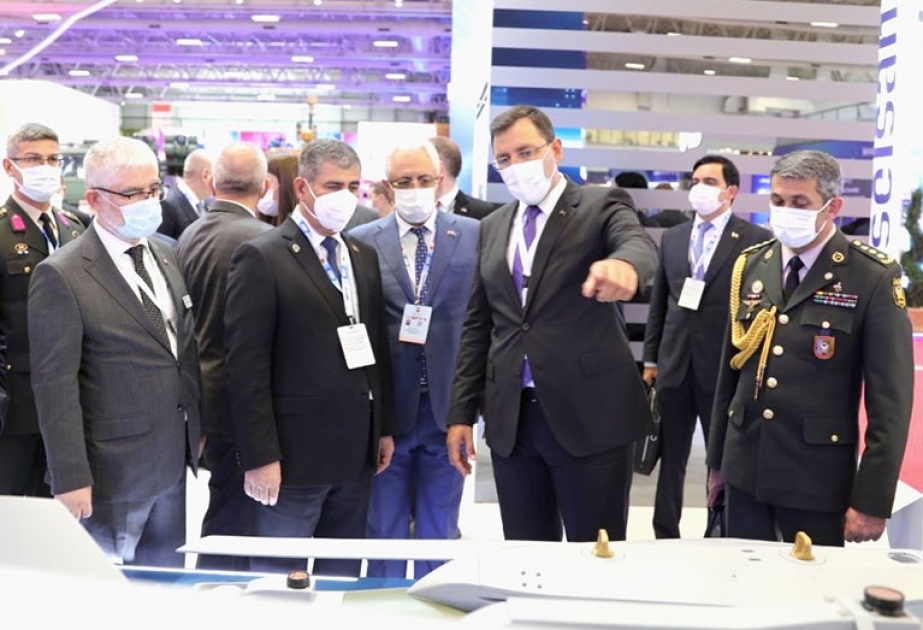 Azərbaycanın müdafiə naziri “IDEF-2021” sərgisinin açılış mərasimində iştirak edib