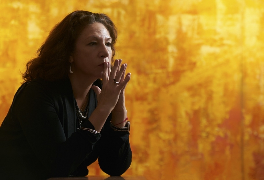 Sabina Şıxlinskaya: Satılan fotolardan gələn gəlir istifadə olunmuş batareyaların toplanmasına sərf ediləcək
