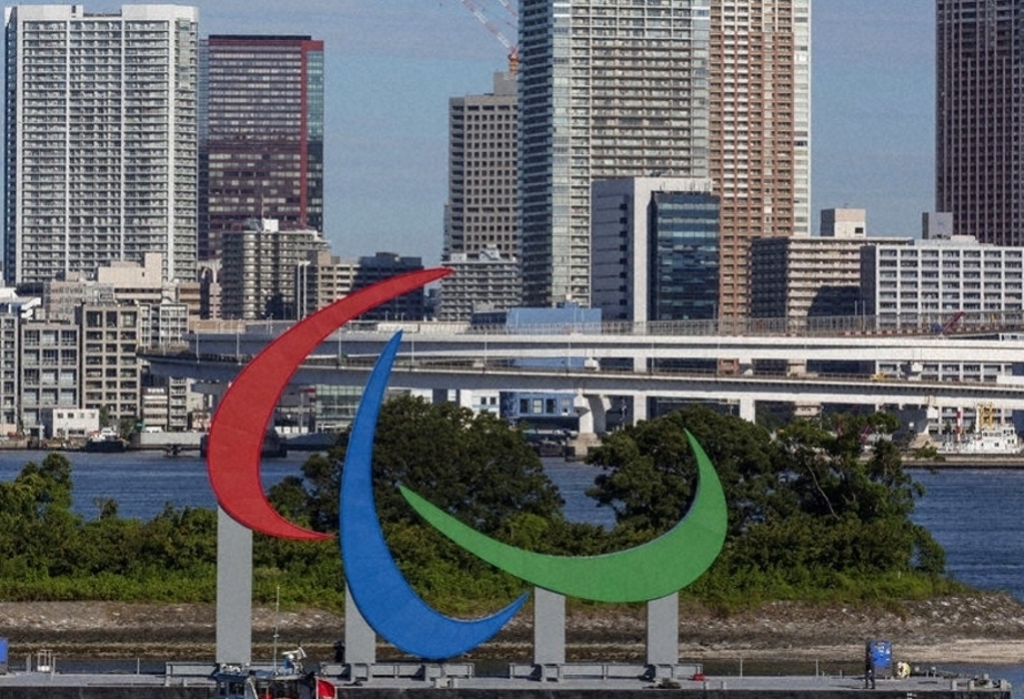 Le symbole des Jeux Paralympiques exposé dans la baie de Tokyo