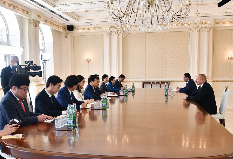 伊利哈姆·阿利耶夫总统接见韩国国会议长率领的代表团