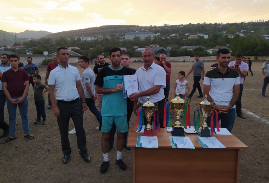Lerikin “Blaband” komandası gənclər arasında futbol üzrə rayon birinciliyinin qalibi olub