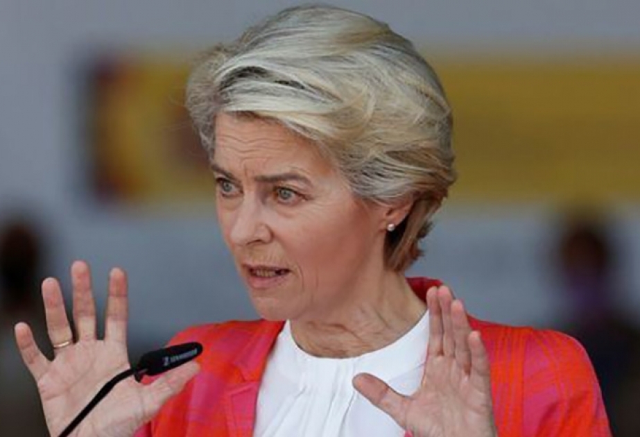Von der Leyen: no se puede destinar un euro a quien niega derechos a las mujeres