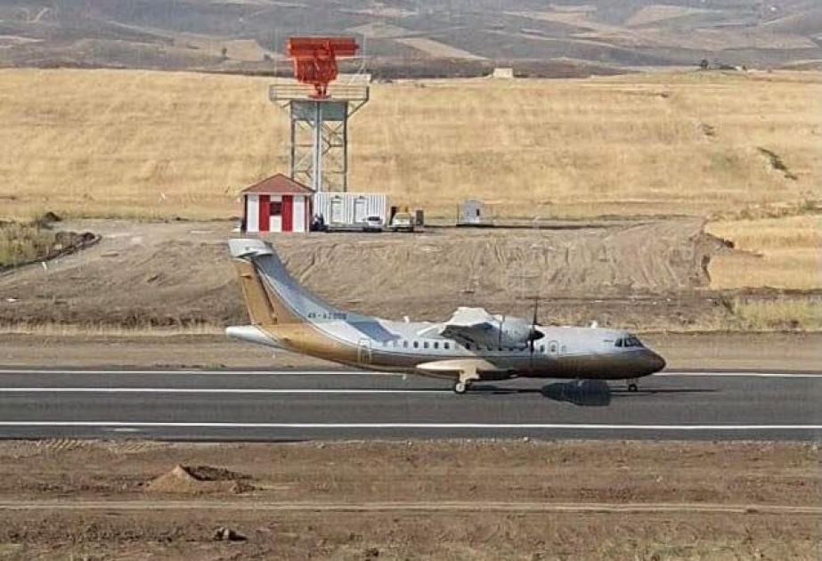 Im Füsuli Flughafen werden Funkgeräte auf Funktion getestet VIDEO