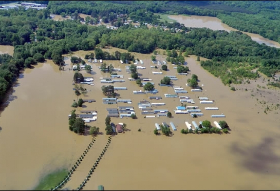В результате внезапного наводнения в штате Теннесси погибли 22 человека, десятки пропали без вести