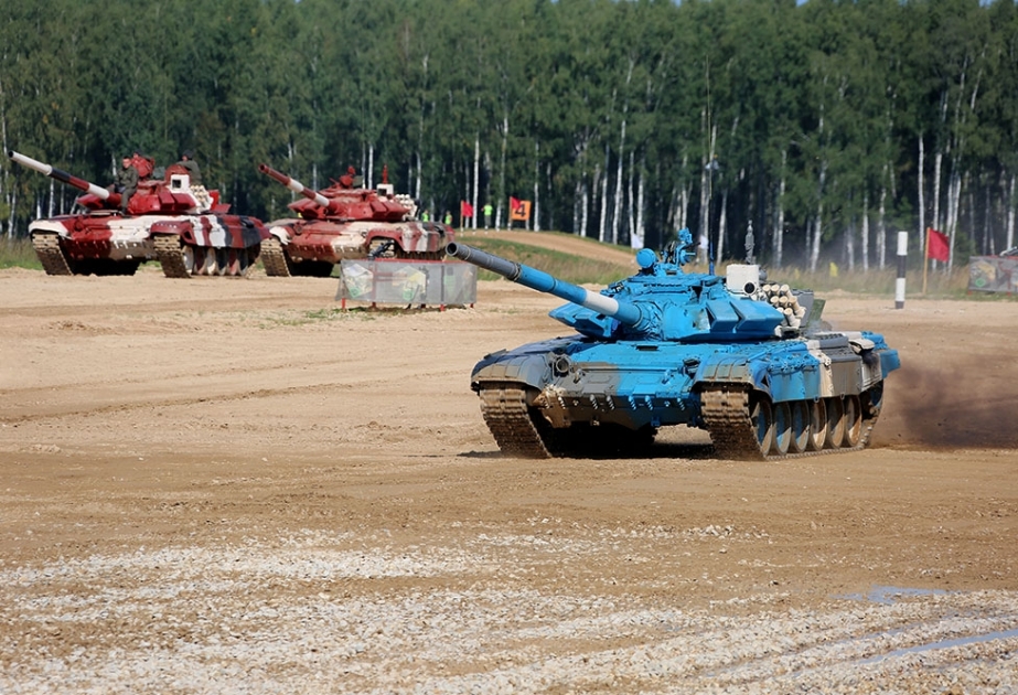 Hərbçilərimiz “Tank biatlonu” müsabiqəsində ilk yarışa başlayıblar