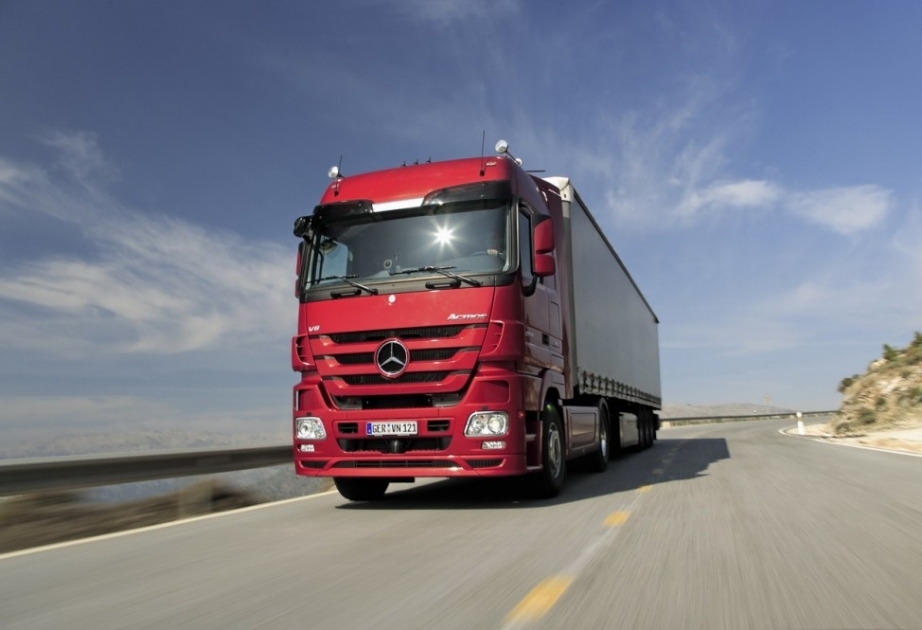 Aserbaidschan importiert im Juni 508 Lastkraftwagen