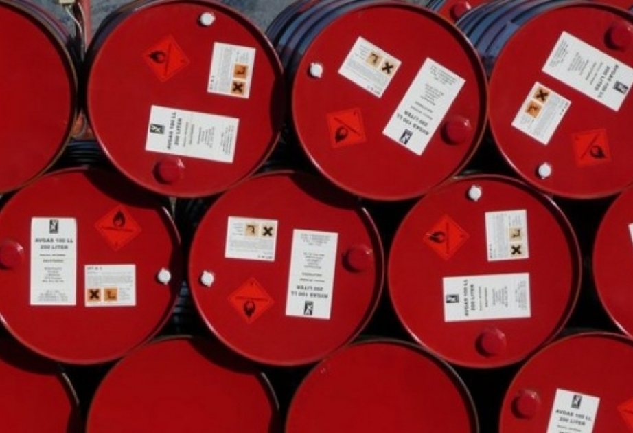 Баррель нефти «Азери Лайт» продается выше 70 долларов