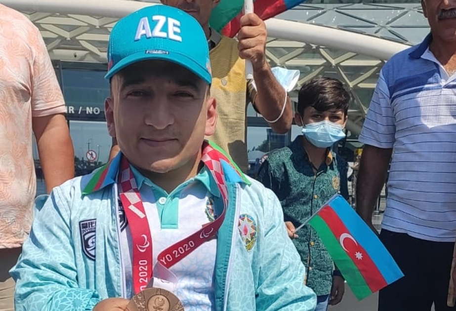“Tokio-2020”də bürünc medal qazanan pauerliftinqçimiz Pərvin Məmmədov Vətənə qayıdıb