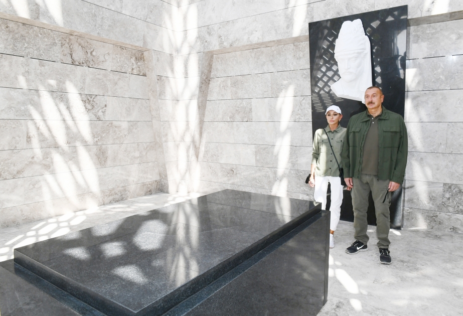 Mausoleum von Molla Panah Vagif in Schuscha nach Restaurierungsarbeiten eröffnet VIDEO