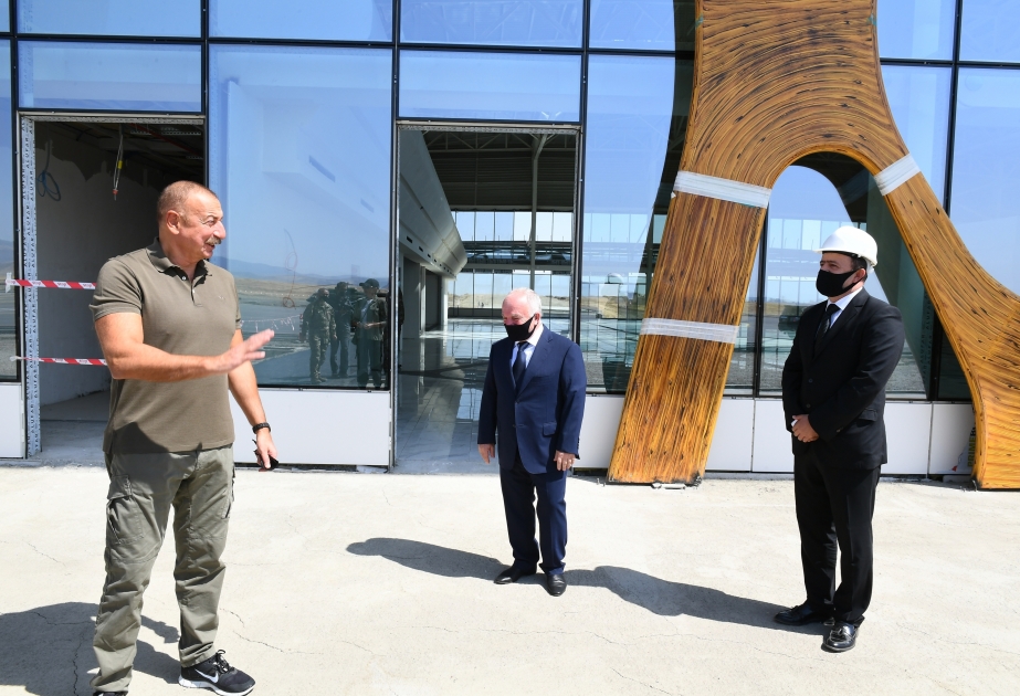 الرئيس إلهام علييف يسمي مطار فضولي الدولي بباب قراباغ الجوي