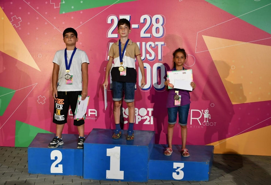 ®  Azərbaycanda ilk dəfə “Robot cup-2021” turniri baş tutub