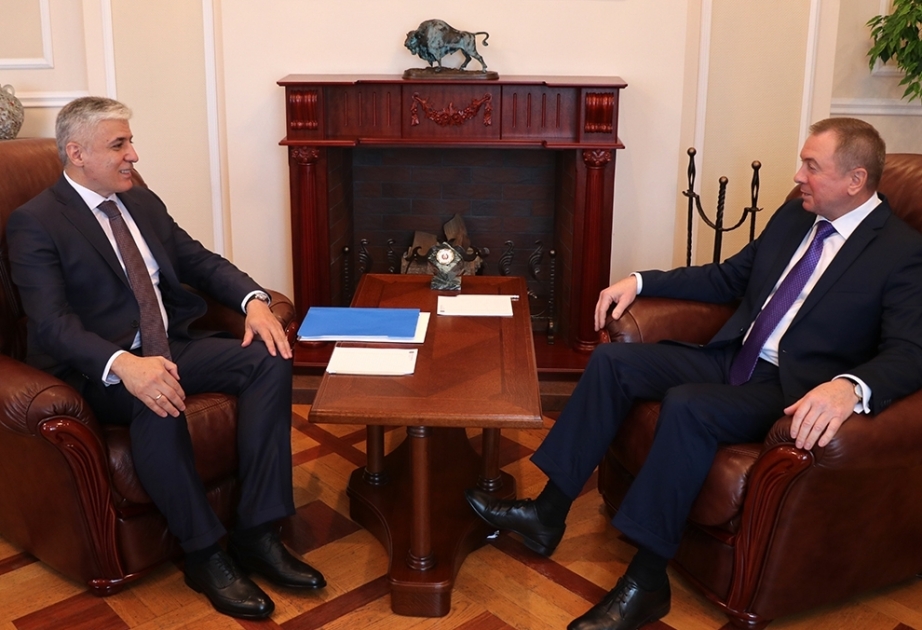 El ministro de Asuntos Exteriores bielorruso recibe copias de las credenciales del embajador de Azerbaiyán