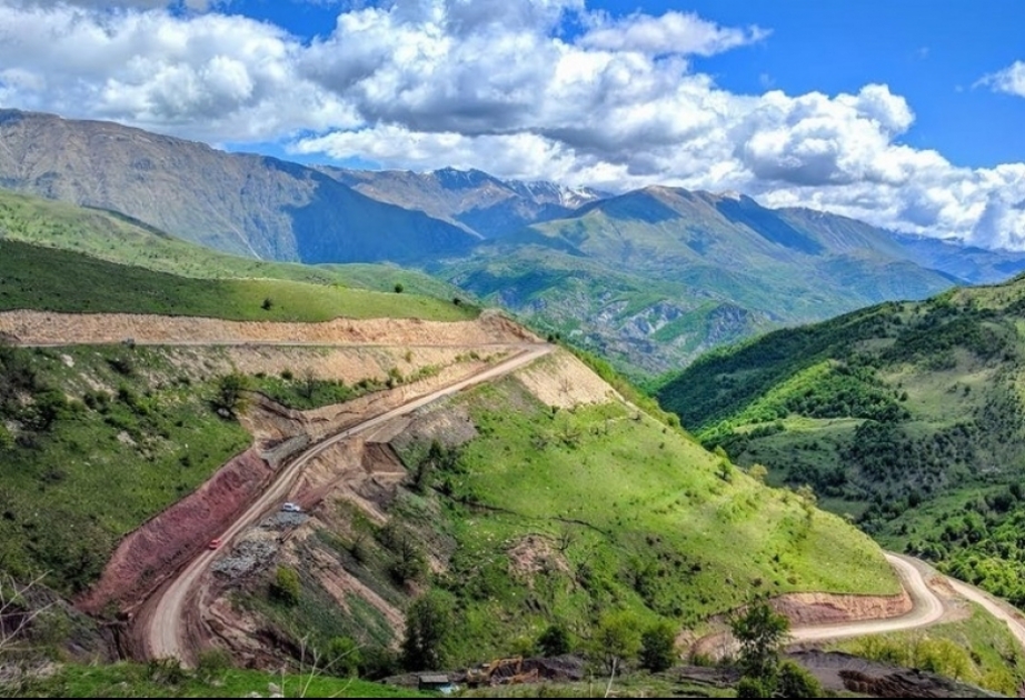 Los residentes de Kalbajar visitan su tierra natal tras 28 años de separación