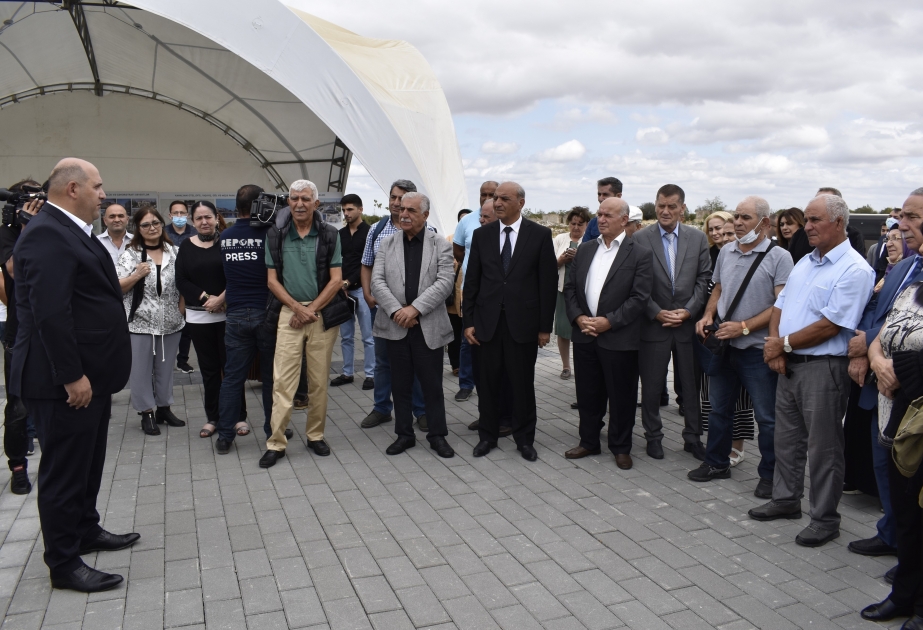 Tras 28 años de separación, los habitantes de Aghdam visitan su ciudad natal