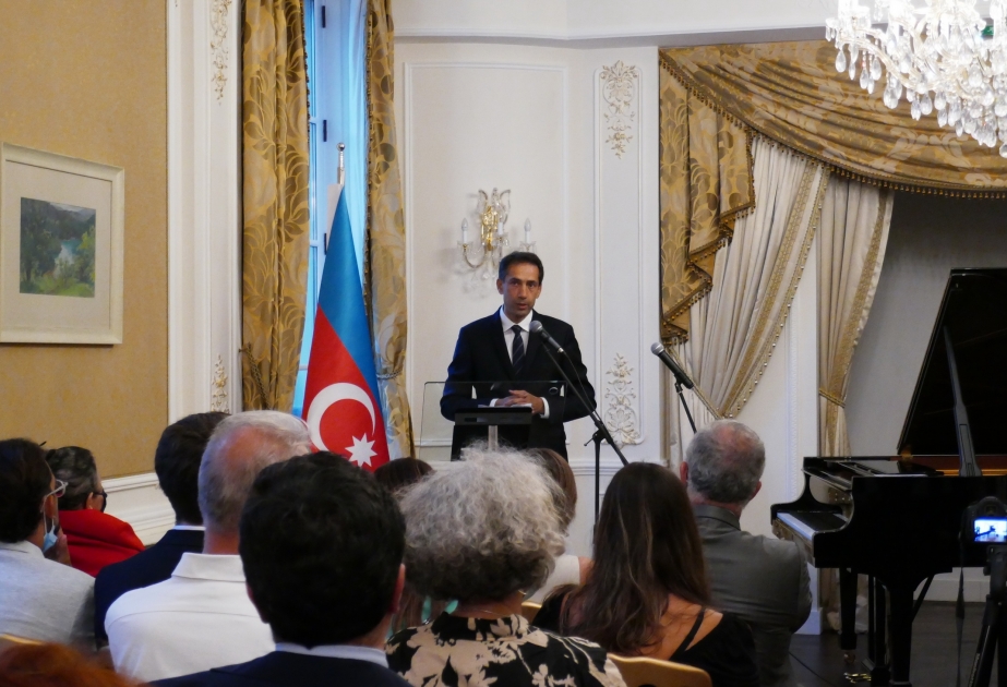 Parisdə Ermənistanın hərbi təcavüzü nəticəsində itkin düşmüş, əsir və girov götürülmüş azərbaycanlıların xatirəsi yad edilib VİDEO
