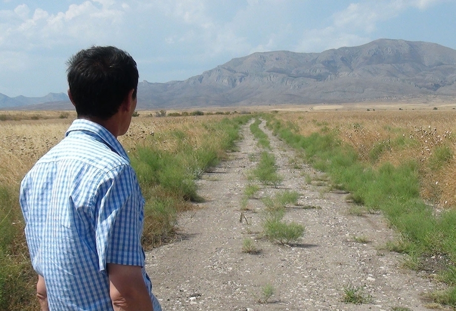 La aldea azerbaiyana de Dagh Tumas está destruida hasta los cimientos, minada por todos lados