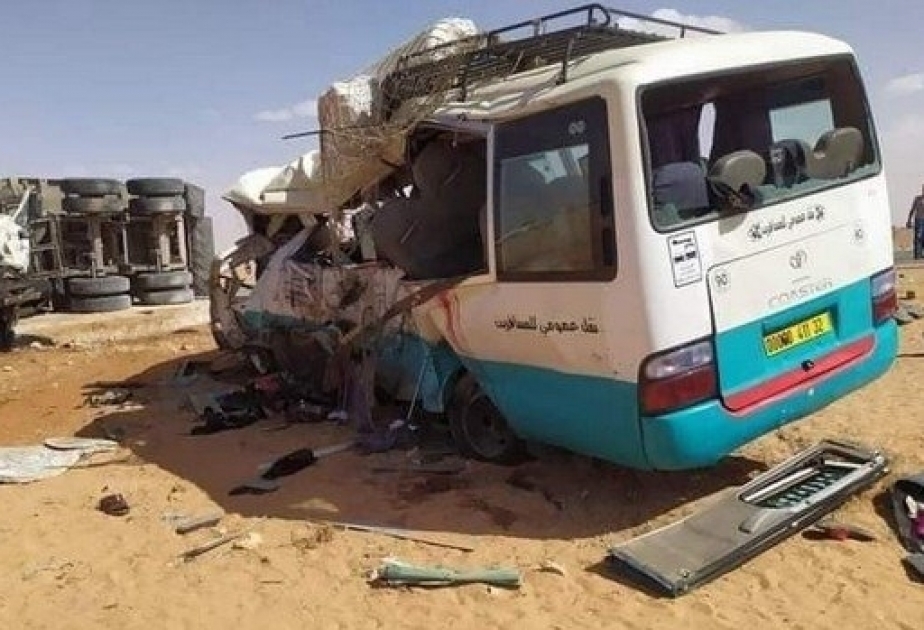 Algeria bus crash leaves 13 people dead, eight injured