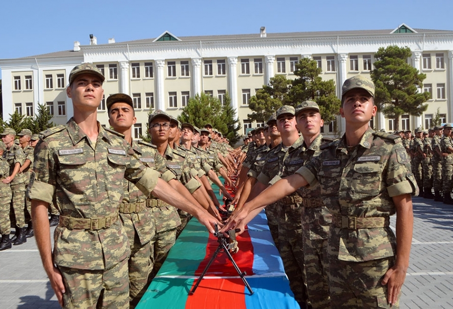 Ali Hərbi Məktəbdə andiçmə mərasimi keçirilib