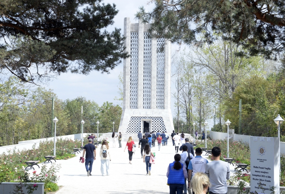 Los representantes de las organizaciones de voluntarios quedaron impresionados por la ciudad de Shusha