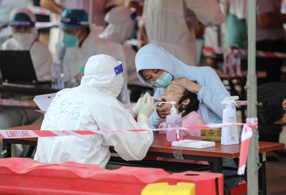 Çinin Siamen şəhərinin sakinləri kütləvi şəkildə koronavirus testindən keçirilir VİDEO