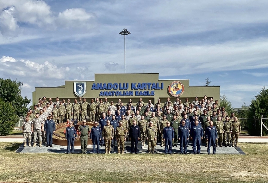 Dirigentes militares de Azerbaiyán y Turquía asisten a los ejercicios de vuelo-táctico conjuntos "TurAz Falcon - 2021"