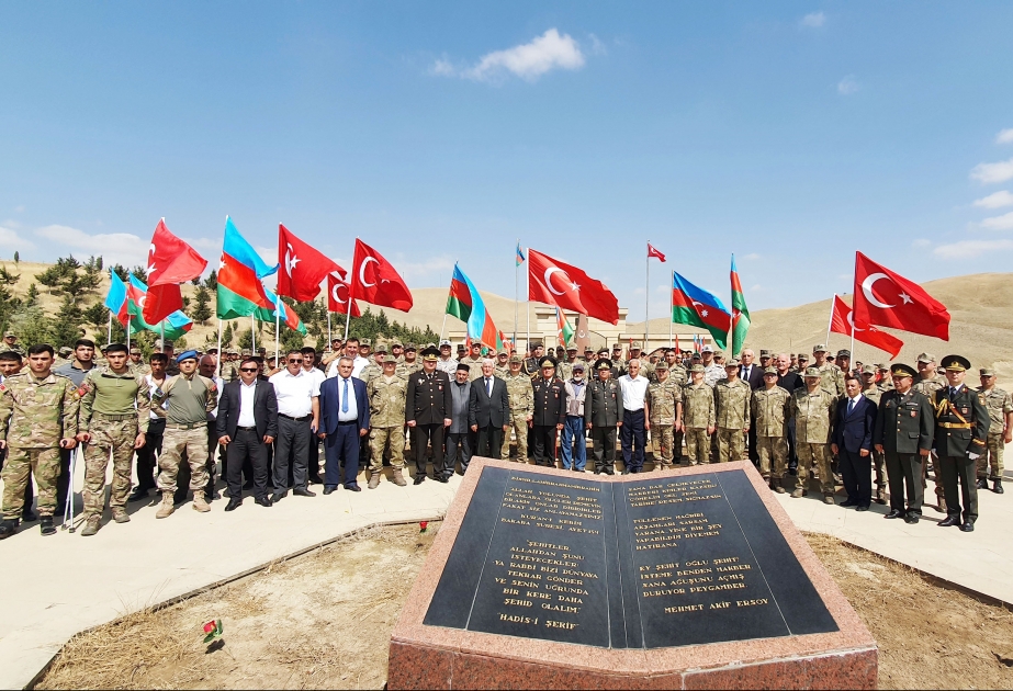Bakının işğaldan azad olunması münasibətilə hərbçilərin Acıdərə Türk şəhidliyinə yürüş keçirilib VİDEO