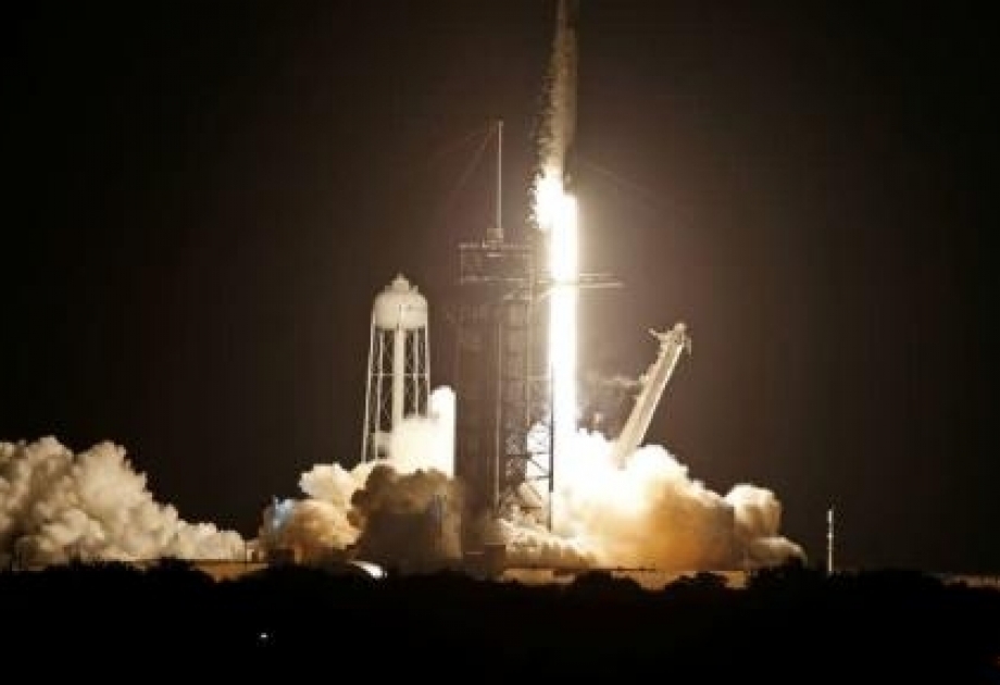 SpaceX lanza primera misión de turismo espacial