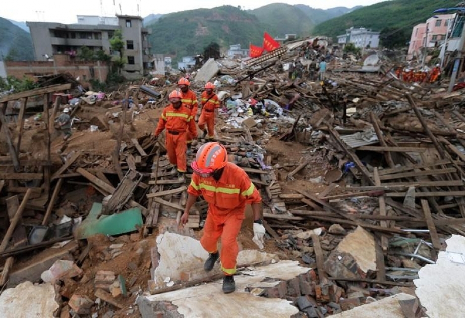 Три человека погибли, 60 получили травмы в результате землетрясения в Китае