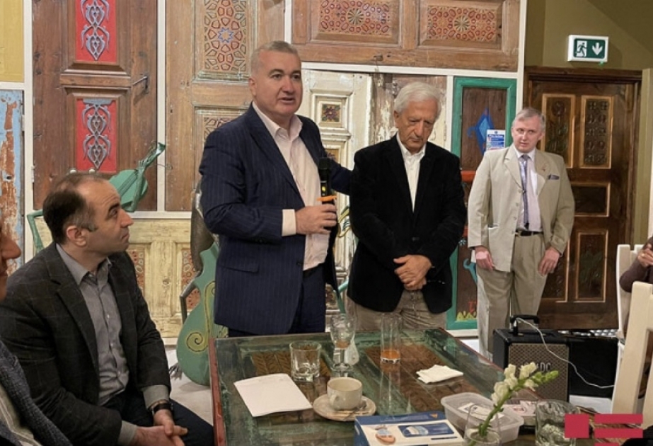 Böyük Britaniyada yaşayan azərbaycanlı icmasının üzvləri bir araya gəliblər