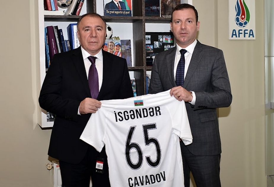AFFA-nın icraçı vitse-prezident Elxan Məmmədov İsgəndər Cavadovu yubileyi münasibətilə təbrik edib