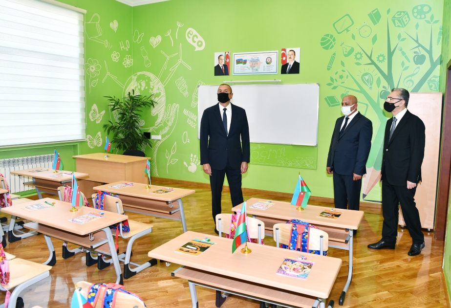 Le président Ilham Aliyev visite l’école secondaire n°71 dans l’arrondissement de Sabountchou VIDEO