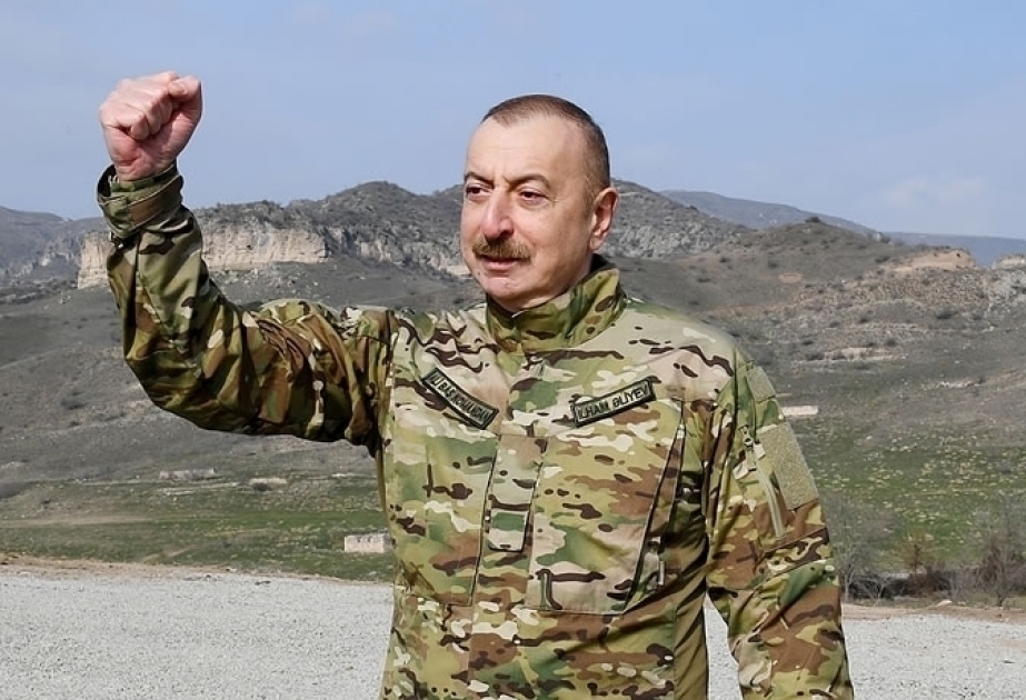 Präsident Ilham Aliyev gibt der russischen Zeitschrift ”Национальная оборона” ein Interview VIDEO