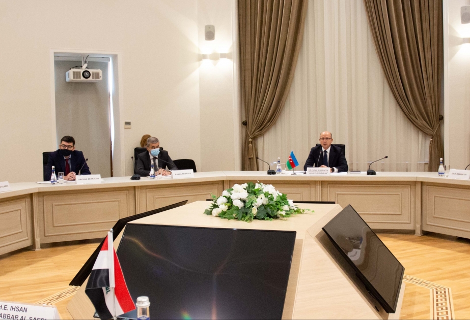 Iraq está interesado en una cooperación intensiva con Azerbaiyán en los sectores de petróleo-gas y refinación
