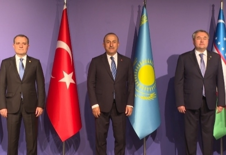 Außenminister des Türkischen Rates ehrt Andenken an Opfer des Vaterländischen Krieges