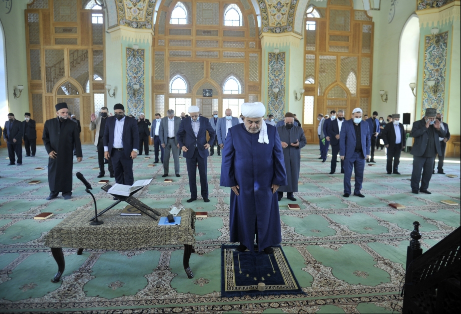 احياء ذكرى شهداء الوطن الغالي بمسجد طازة بير في باكو – صور
